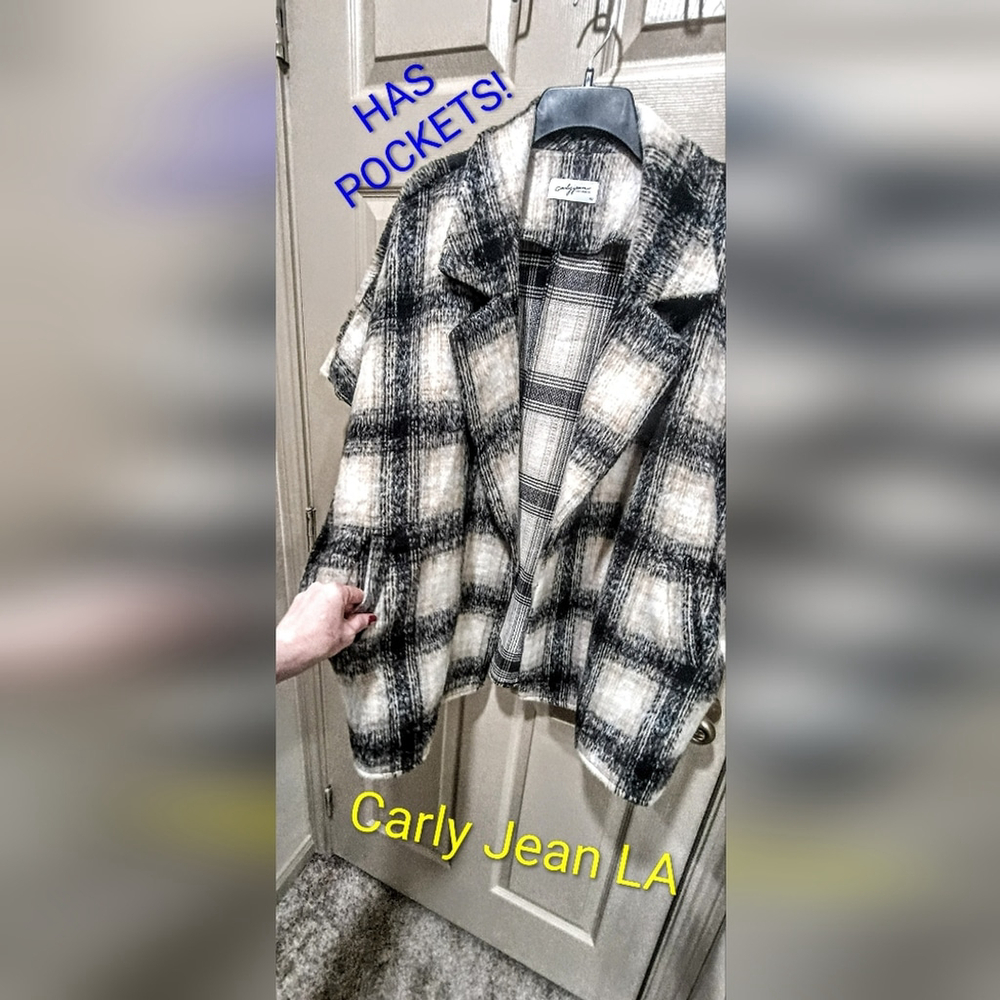 Carly Jean Los Angeles Check plaid Poncho with pockets 100% Polyester ONE SIZE